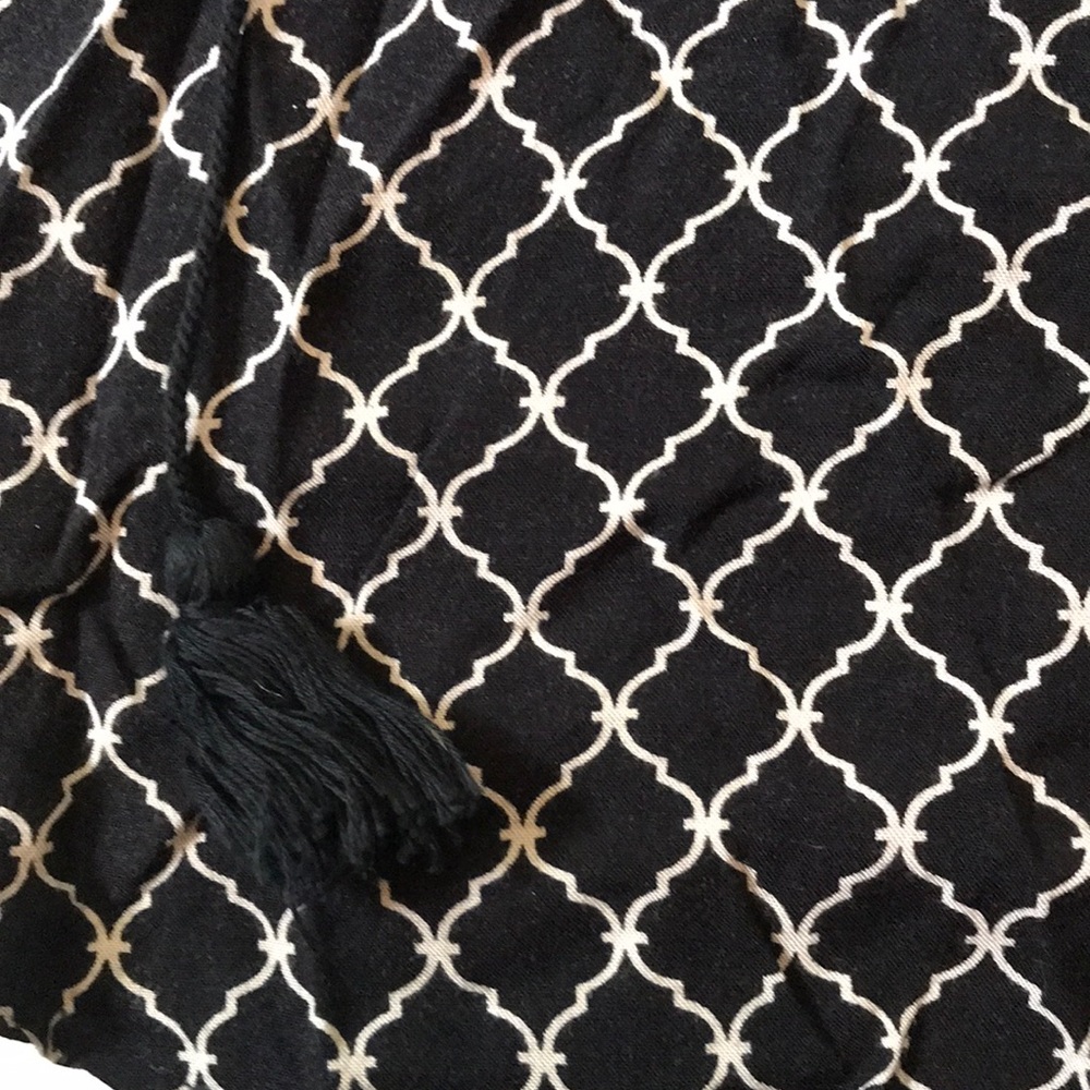 Black Patterned Top - Picture 3 of 4